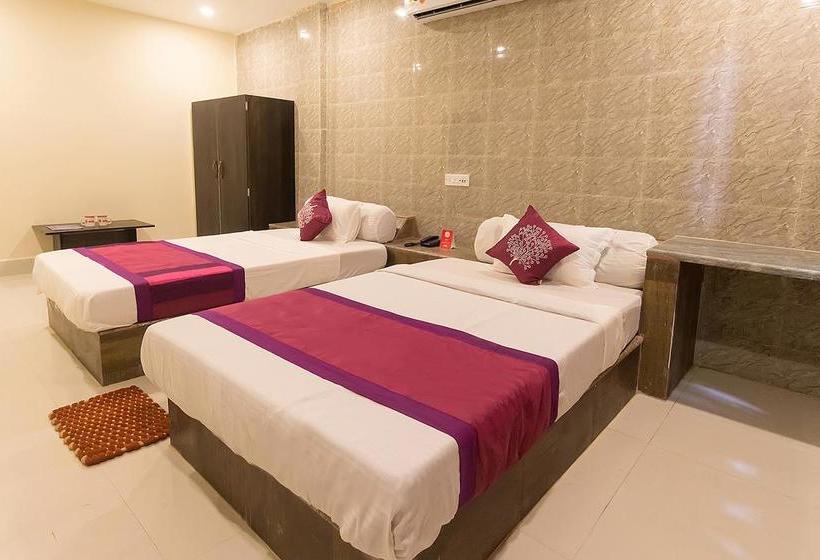 Hotel Oyo 5638 Om Regency I 15