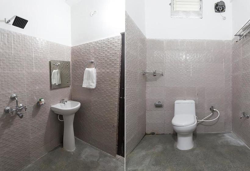 Hotel Oyo 5638 Om Regency I 9