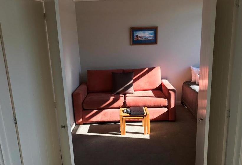 Lake Tekapo Village Motel 8
