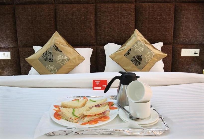 Oyo 4897 Hotel The 13een 13