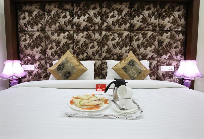 Oyo 4897 Hotel The 13een 14