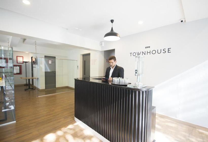 Hotel Oyo Townhouse 016 International Airport 1