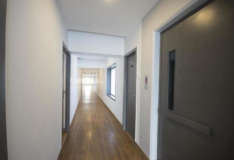 Hotel Oyo Townhouse 016 International Airport 16