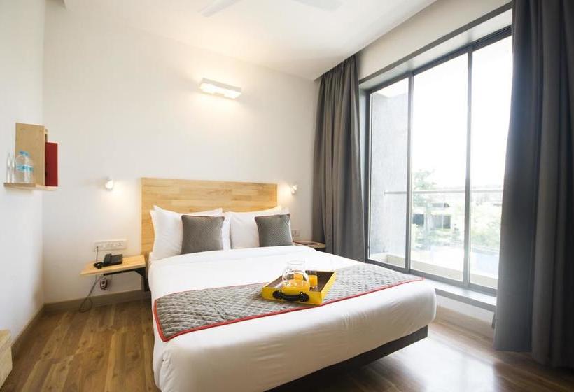 Hotel Oyo Townhouse 016 International Airport 2