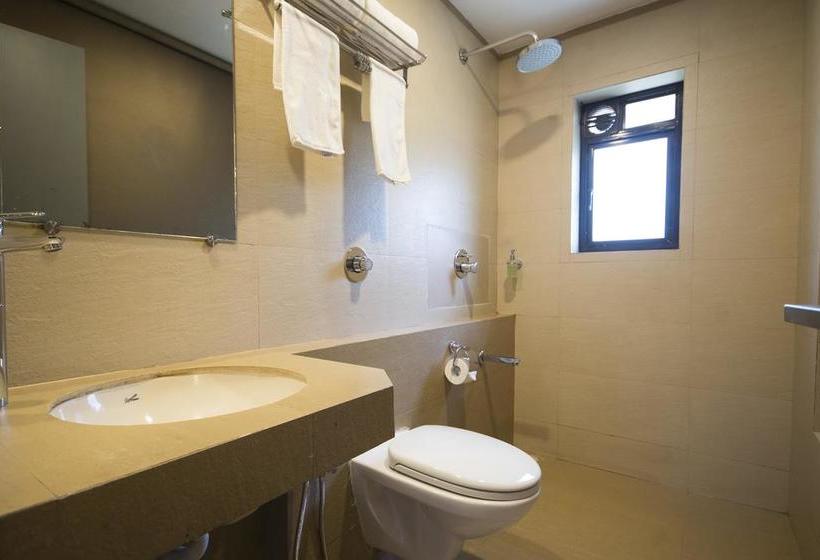 Hotel Oyo Townhouse 016 International Airport 8