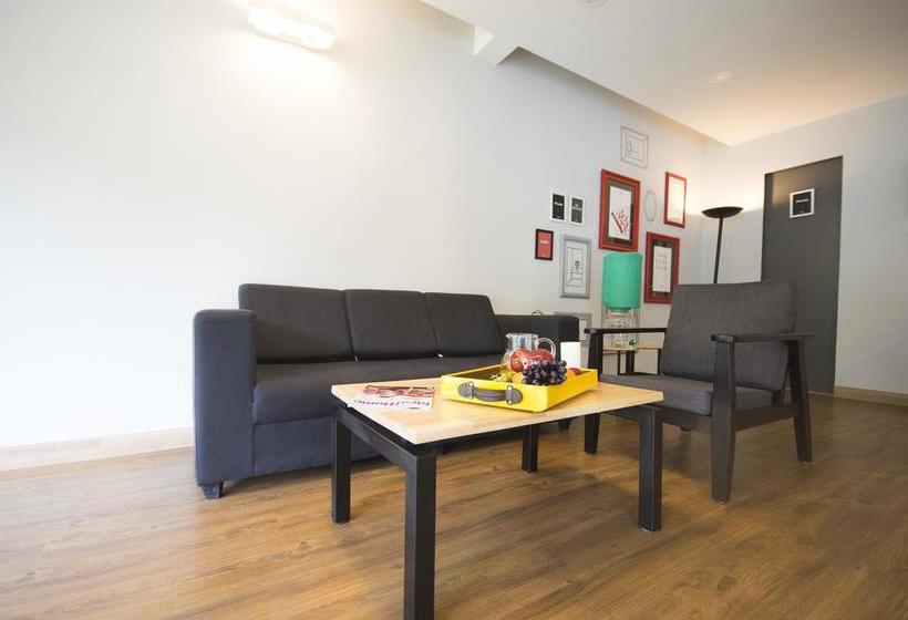 Hotel Oyo Townhouse 016 International Airport 9