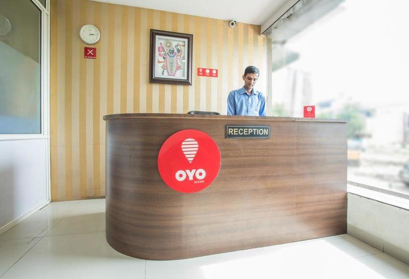 Oyo 7421 Hotel Relex 1