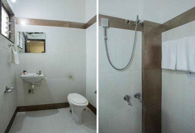 Oyo 7421 Hotel Relex 18