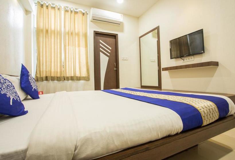 Oyo 7421 Hotel Relex 19