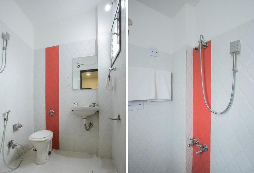 Oyo 7421 Hotel Relex 9