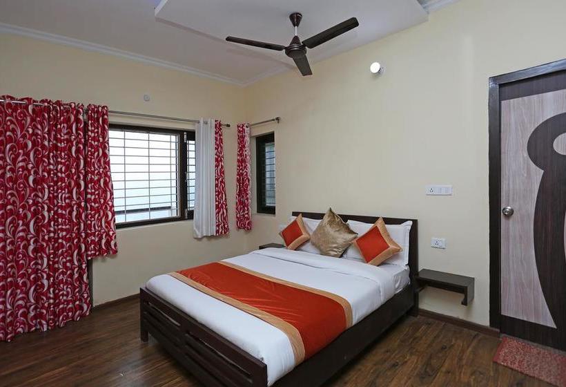 Hotel Oyo 9190 1bhk Studiogreen Roof Homestay Nainital