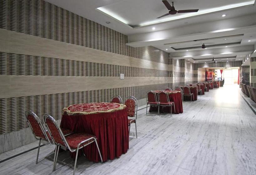 Oyo 7928 Hotel Sehgal 13