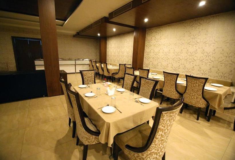 Oyo 4779 Hotel Vansh Palace 5