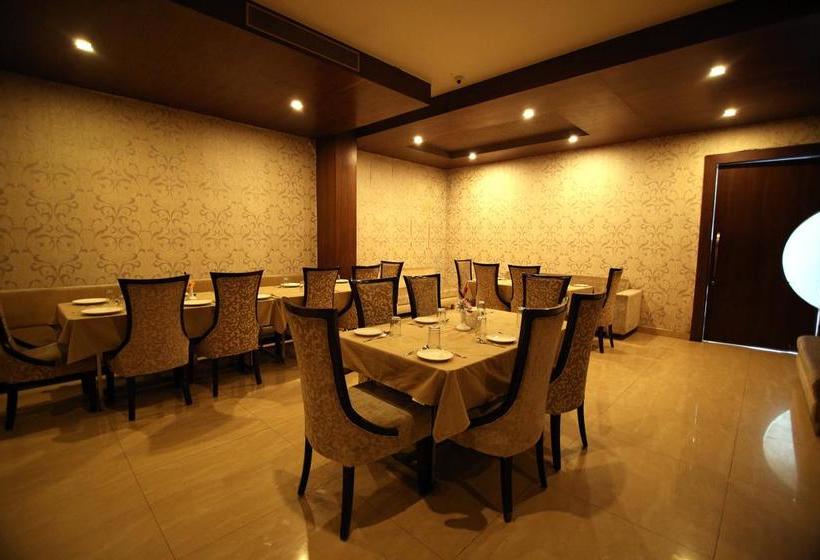 Oyo 4779 Hotel Vansh Palace 6