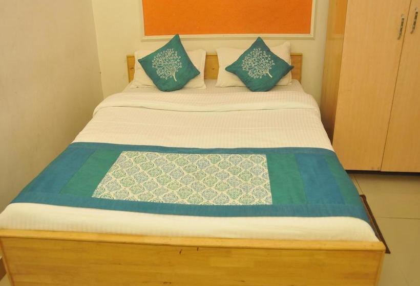 Oyo 3061 Hotel De Pintu 5