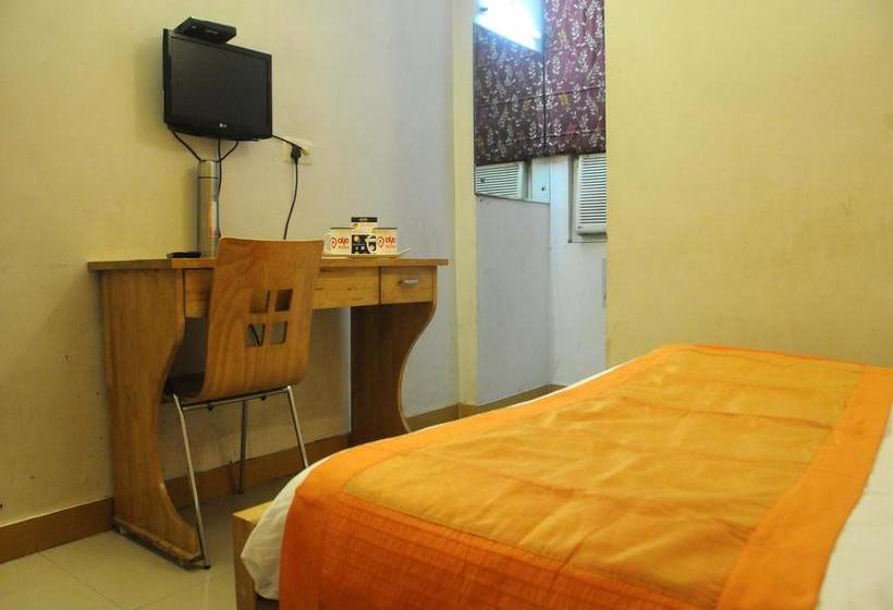 Oyo 3061 Hotel De Pintu 9