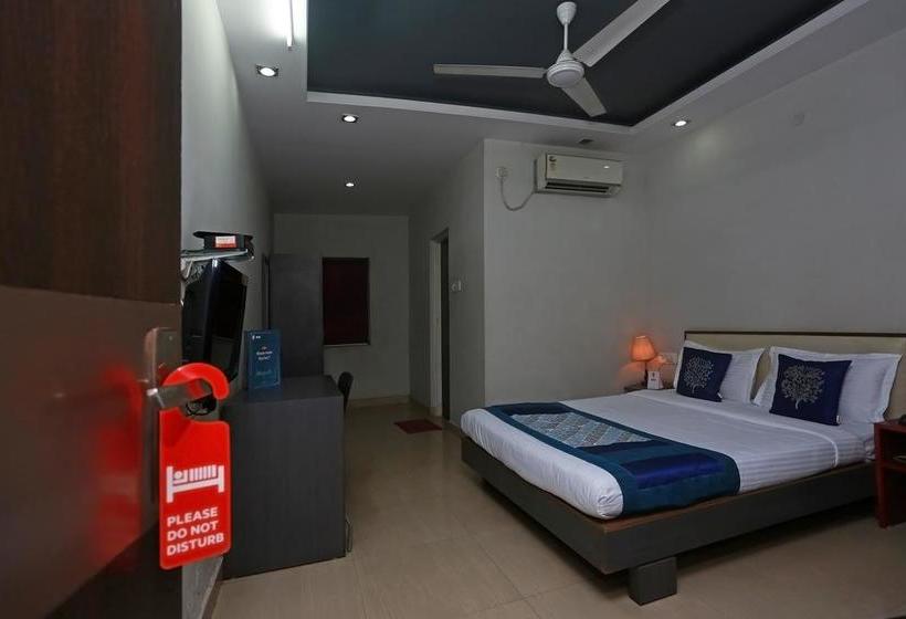 Hotel Oyo 2737 Residency Square 16