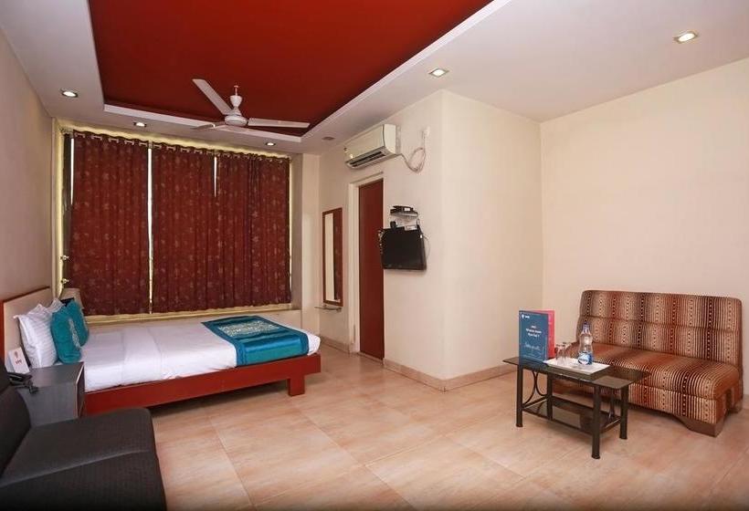 Hotel Oyo 2737 Residency Square 17