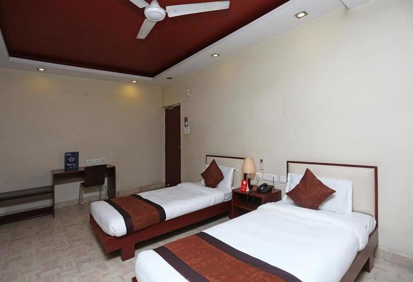 Hotel Oyo 2737 Residency Square 18