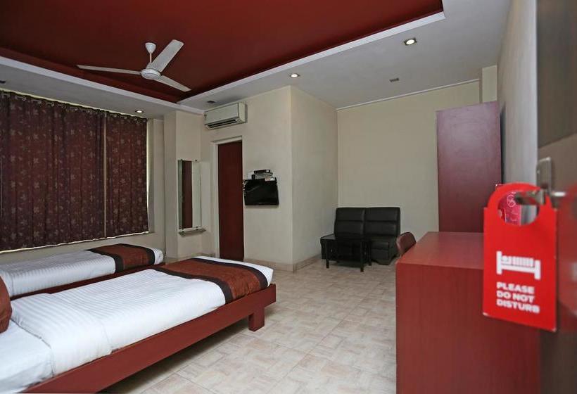 Hotel Oyo 2737 Residency Square 7