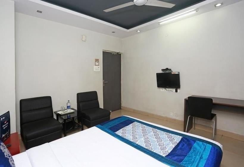 Hotel Oyo 2737 Residency Square 8