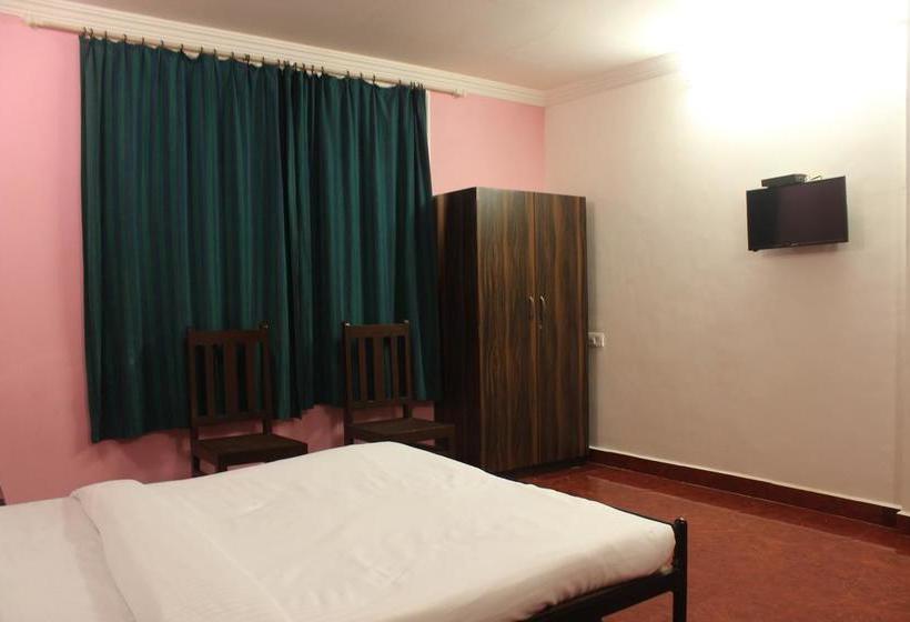 Hotel Oyo 6453 Studios Behind Kfc Calangute 4