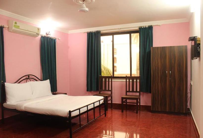 Hotel Oyo 6453 Studios Behind Kfc Calangute 6