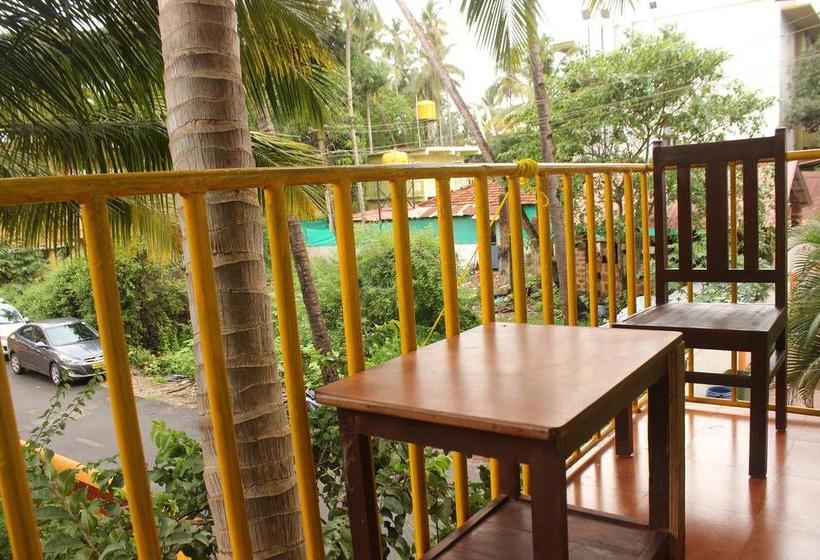 Hotel Oyo 6453 Studios Behind Kfc Calangute 7