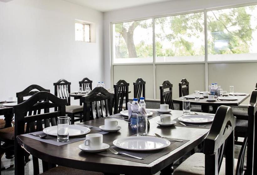 Hotel Oyo 6663 Airport Pride Inn 5