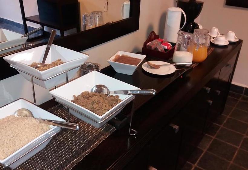 Bed and Breakfast Flying Falcon Guesthouse 1