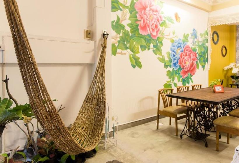 The Neighbors Hostel 11