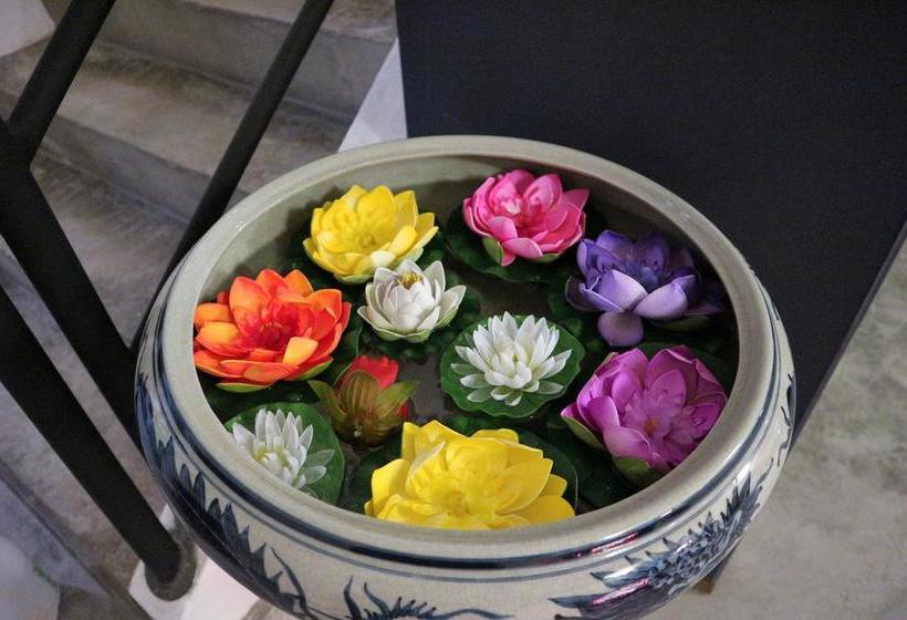 The Neighbors Hostel 15