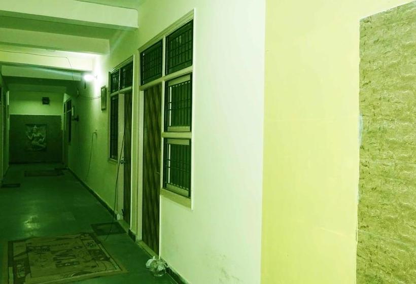 Hotel Madhav Stay 18