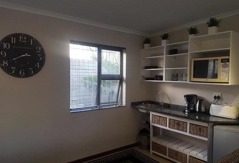 Bed and Breakfast 29 On South End Bnb 5