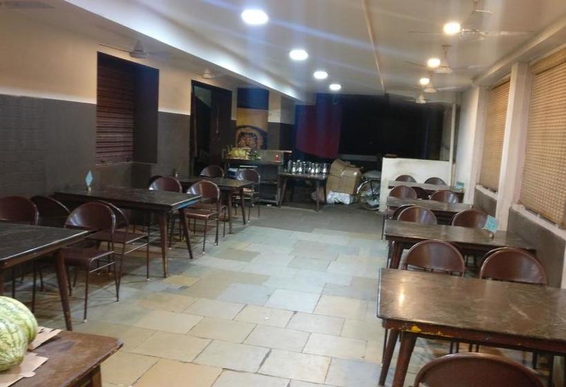 Hotel Ashok Bhavan 8