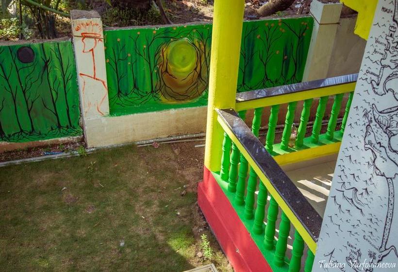 Rasta Mansion Backpacker Hostel And Rooms Arambol Goa