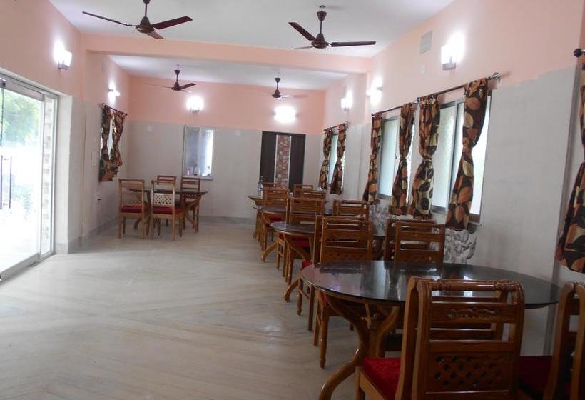 Resort Garden Retreat 10