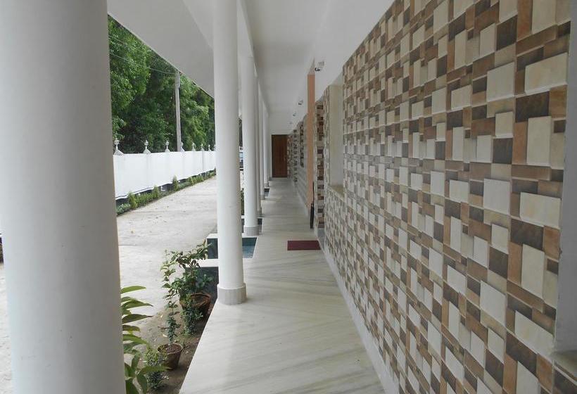 Resort Garden Retreat 12