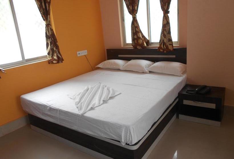 Resort Garden Retreat 13