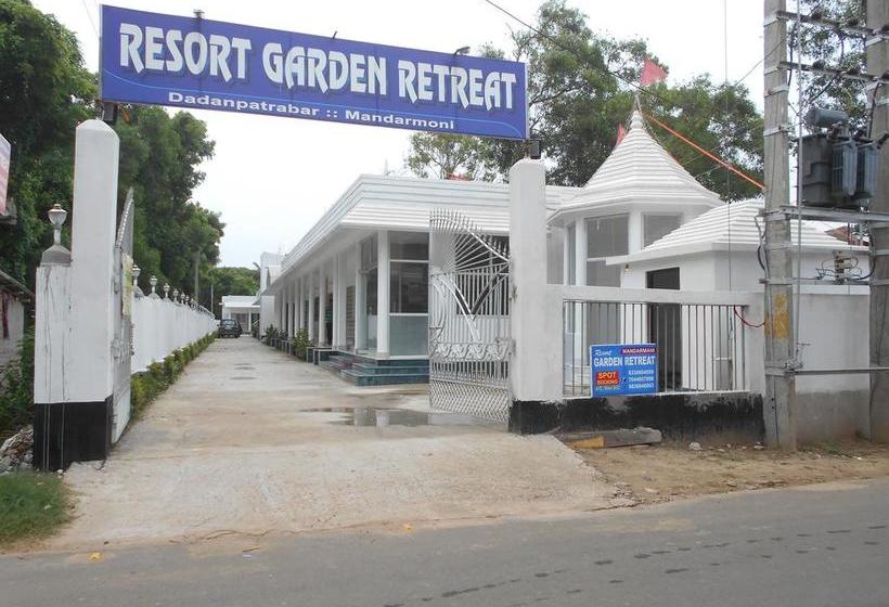 Resort Garden Retreat 15