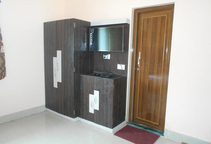 Resort Garden Retreat 17