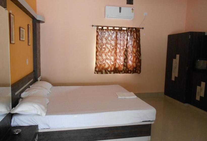 Resort Garden Retreat 2