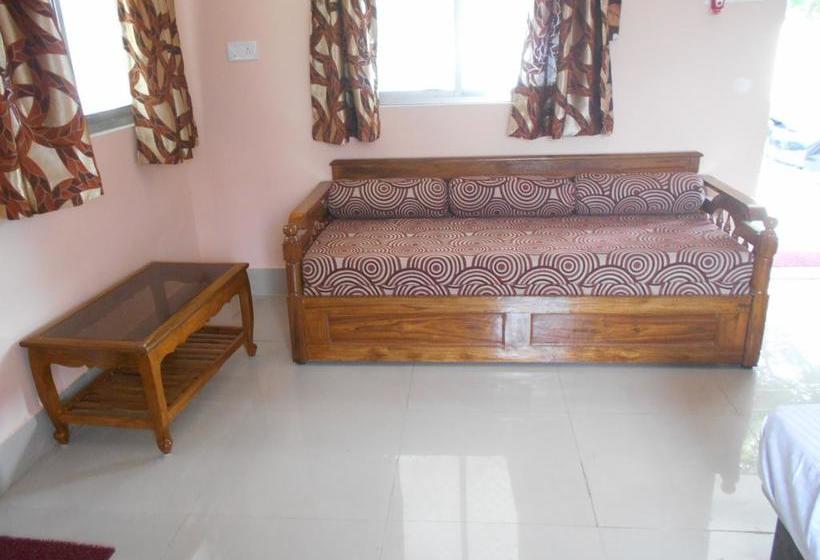 Resort Garden Retreat 3