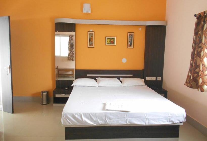 Resort Garden Retreat 4