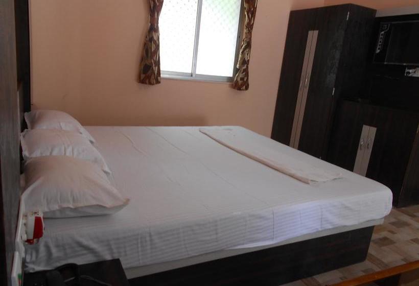 Resort Garden Retreat 6