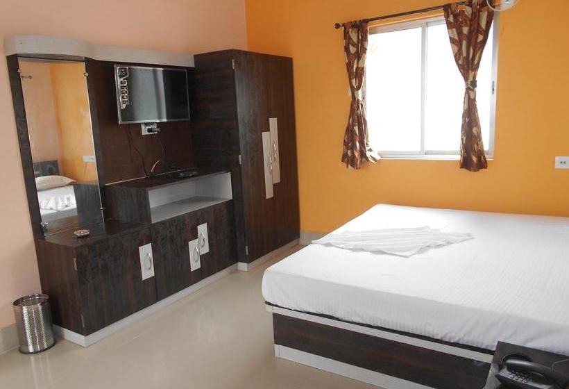 Resort Garden Retreat 8