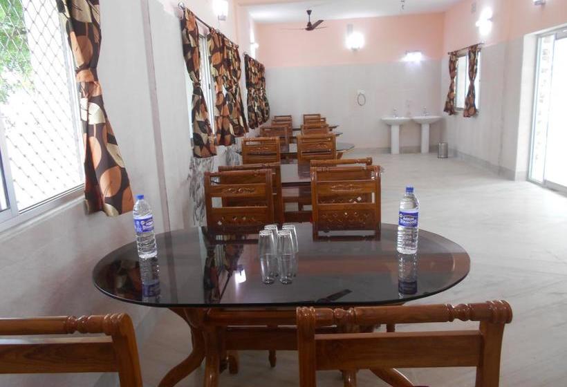 Resort Garden Retreat 9