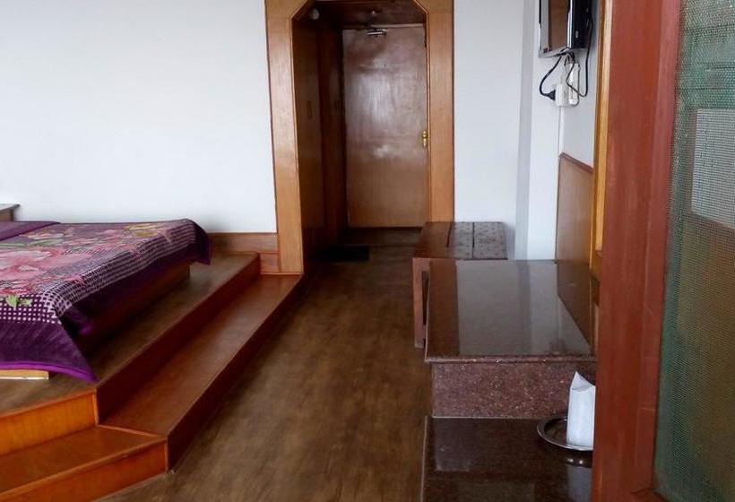 Hotel Classic Heights 5