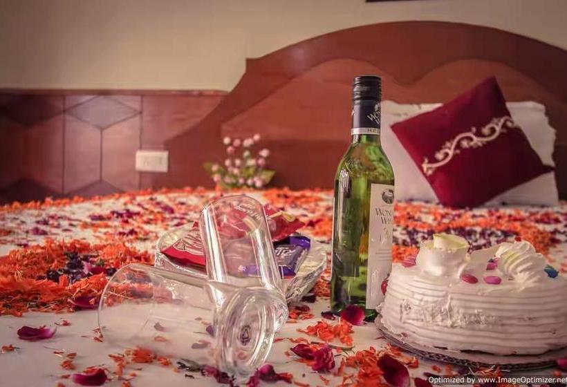 Gautam Hotel & Cottage 5