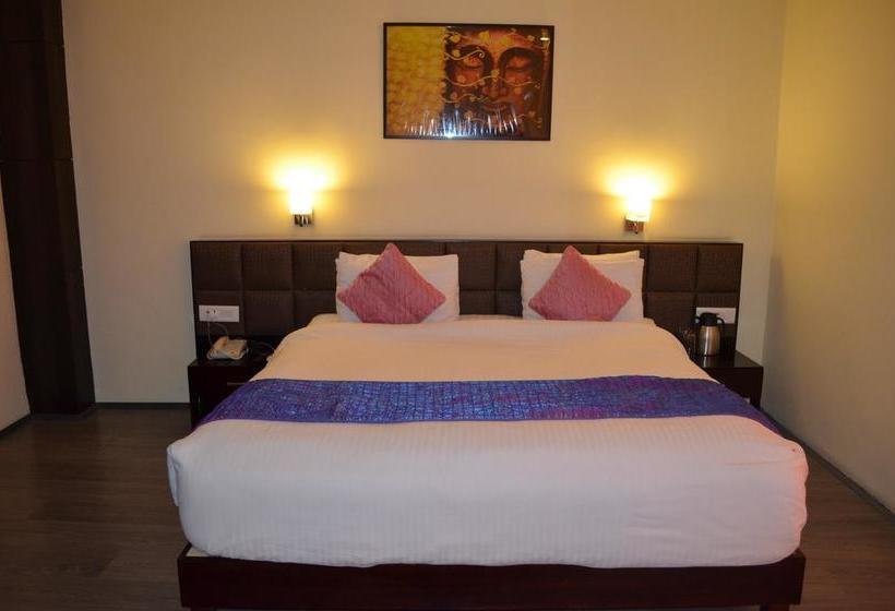 Hotel Tara Palace 11